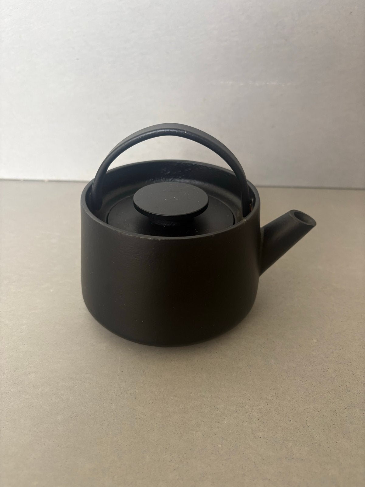 Serax Inku Theepot Zwart 600 ml, Theepot/fluitketel, Ophalen of Verzenden, Zo goed als nieuw, Zwart
