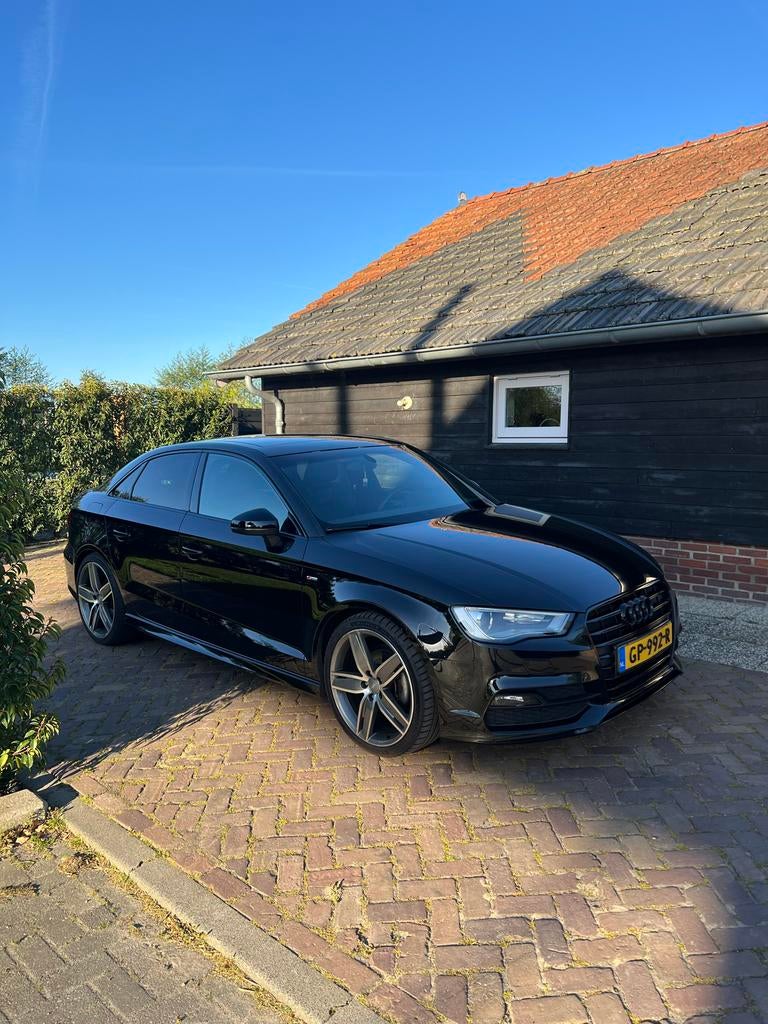 Audi A3 1.4TFSI Sedan S-tr 3x sline, B&O, PANO 2015 Zwart, 150 pk, Zwart, Origineel Nederlands, 1395 cc