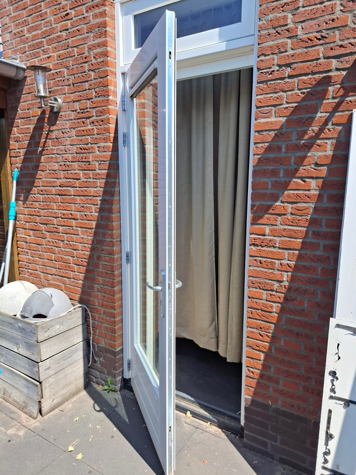 Hardhouten deurkozijn met bovenlicht en 3-puntssluiting, Doe-het-zelf en Verbouw, Kozijnen en Schuifpuien, Deurkozijn, Zo goed als nieuw
