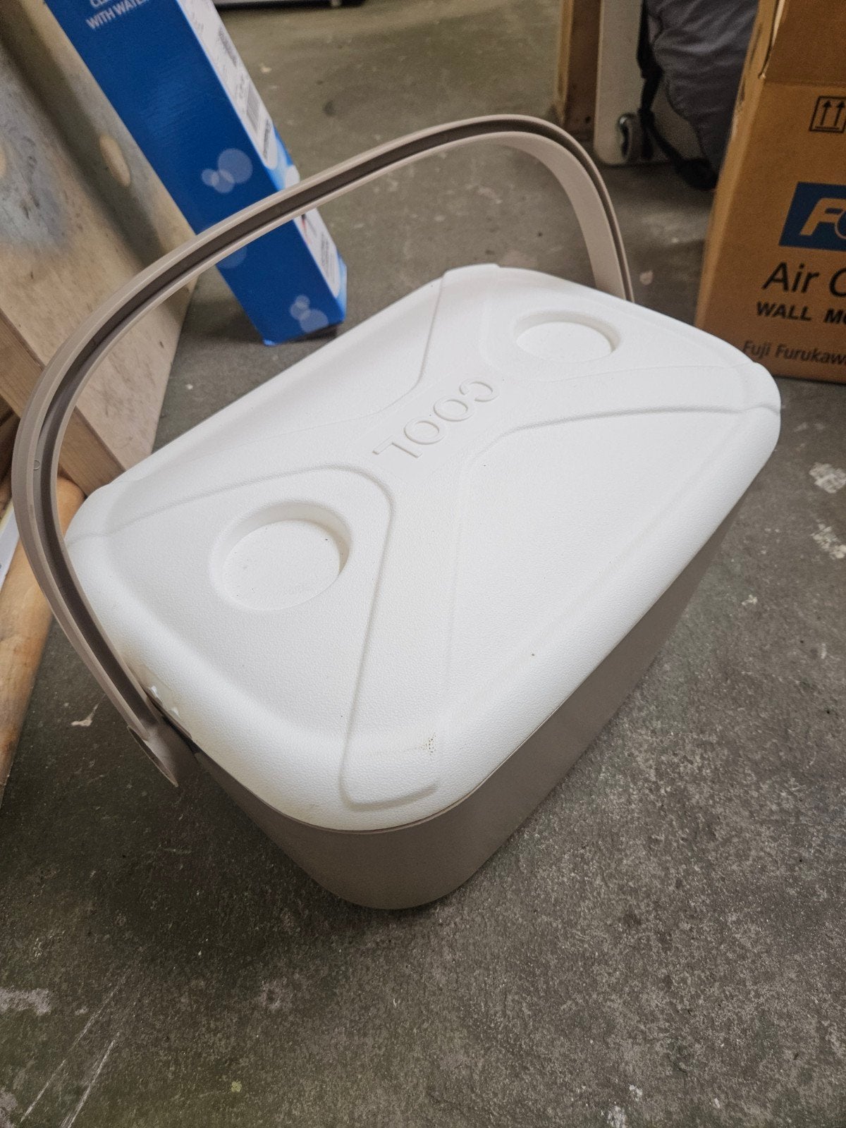 Compacte Koelbox met Handvat - Ideaal voor Uitstapjes, Caravans en Kamperen, Ophalen, Gebruikt, Koelbox, Koelelement