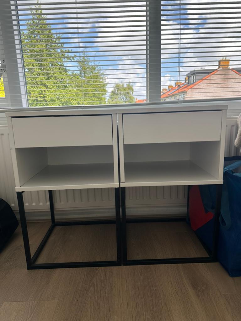 Nachtkastje ikea, Huis en Inrichting, Slaapkamer | Nachtkastjes, Ophalen, Zo goed als nieuw, Minder dan 45 cm, 55 tot 70 cm