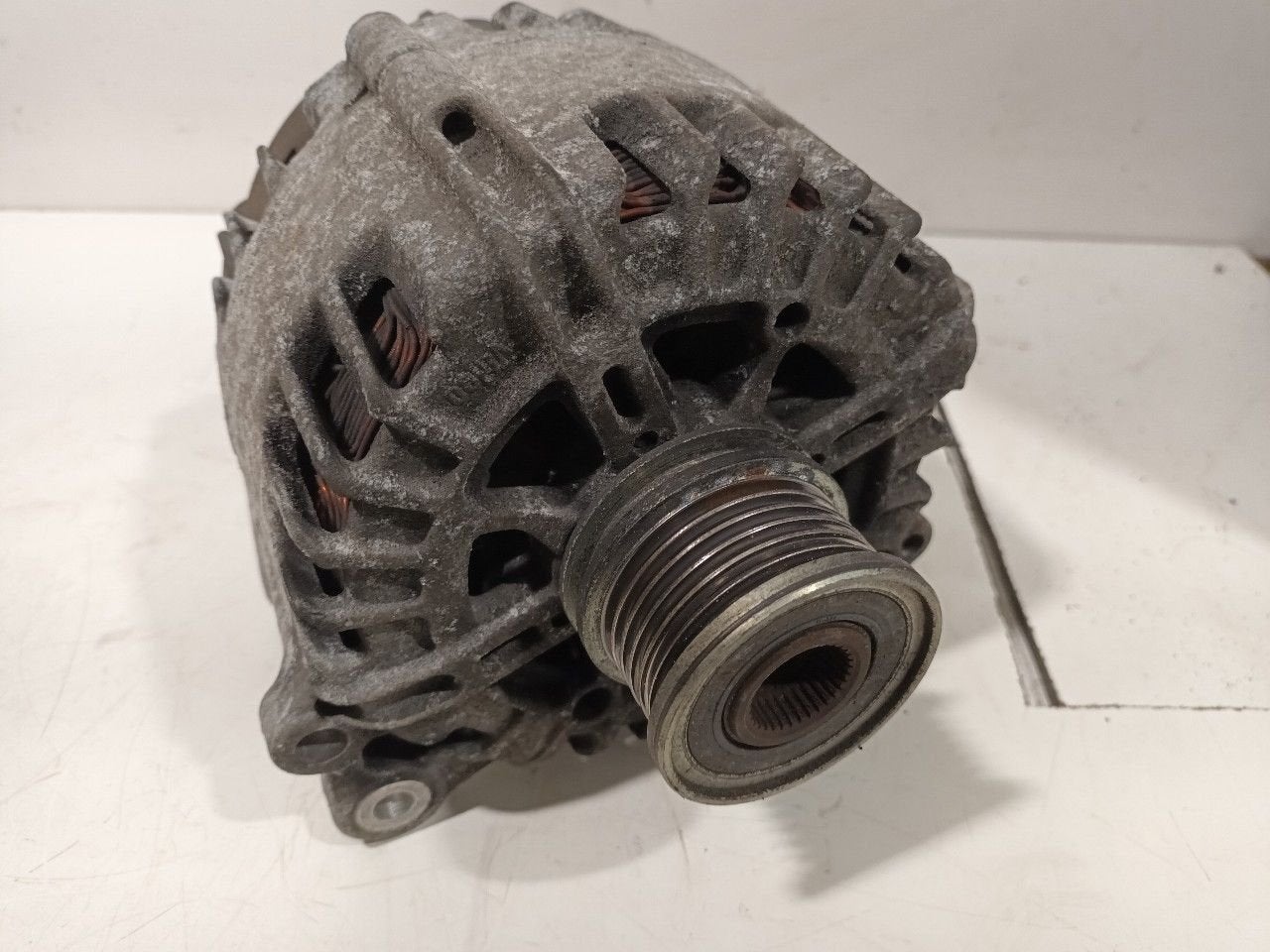 Dynamo Volkswagen Transporter, Onderdelen@venauto.nl, Van der Ven Autorecycling B.V., Gebruikt, Ettenseweg 76, 4706 PB Roosendaal, The Netherlands
