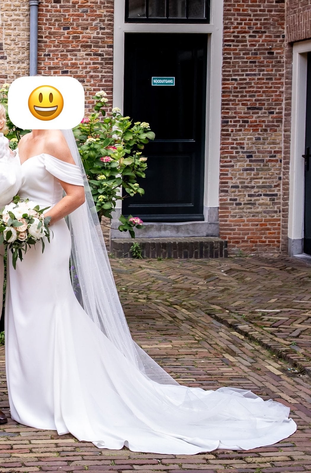 Modeca Trouwjurk met afneembare off-shoulder mouwen + sluier, Ophalen, Gedragen, Wit, Trouwjurk