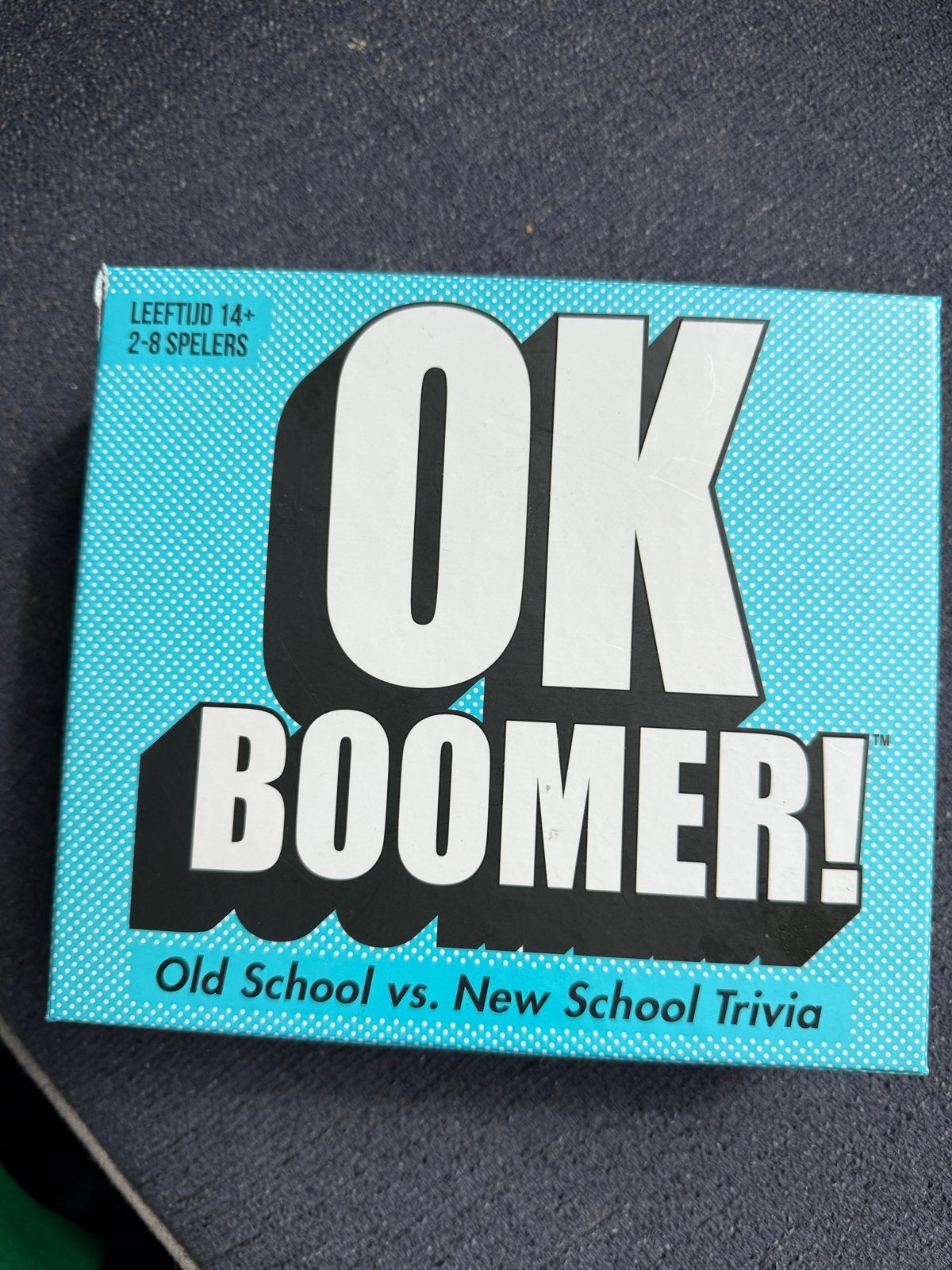 OK Boomer! Old School vs. New School Trivia Spel, Drie of vier spelers, Ophalen of Verzenden, Zo goed als nieuw