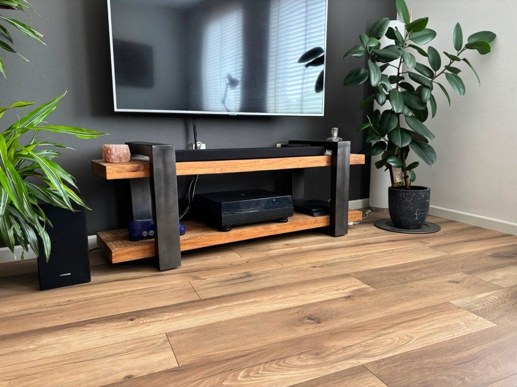TV meubel mango hout 150x46cm, 100 tot 150 cm, Zo goed als nieuw, Minder dan 100 cm, Industrieel