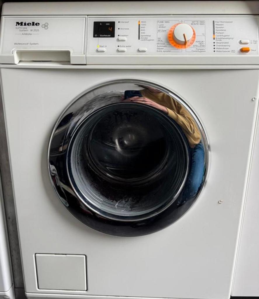 Miele  W 2525 wasmachine voor onderdelen, Ophalen, 1200 tot 1600 toeren, Gebruikt, 4 tot 6 kg