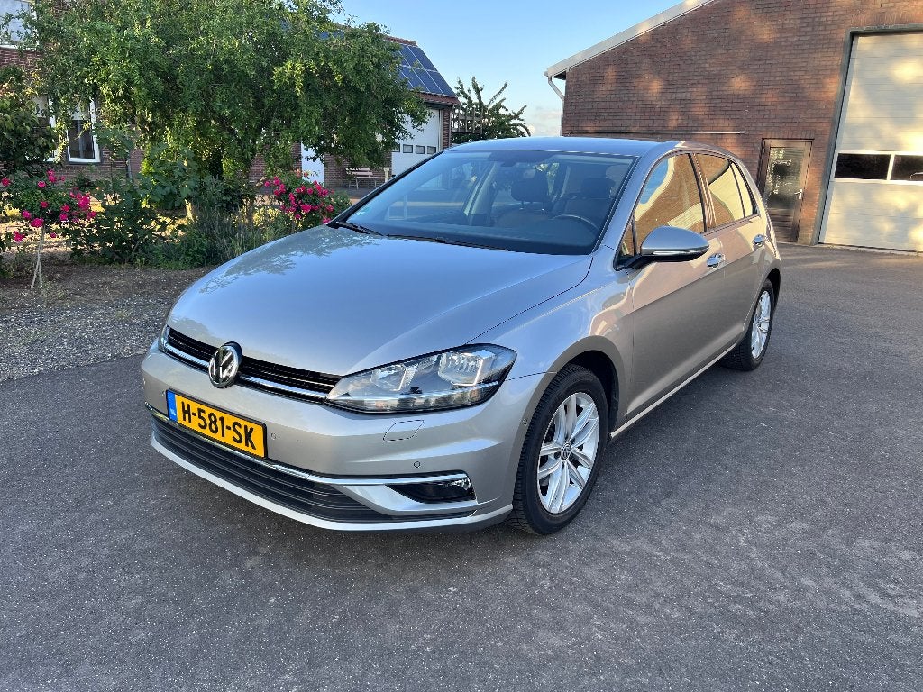 Volkswagen Golf 1.4 TSI Highline DSG|ACC|CarPlay|Park Assist, Zwart, Alcantara, 1191 kg, 1395 cc
