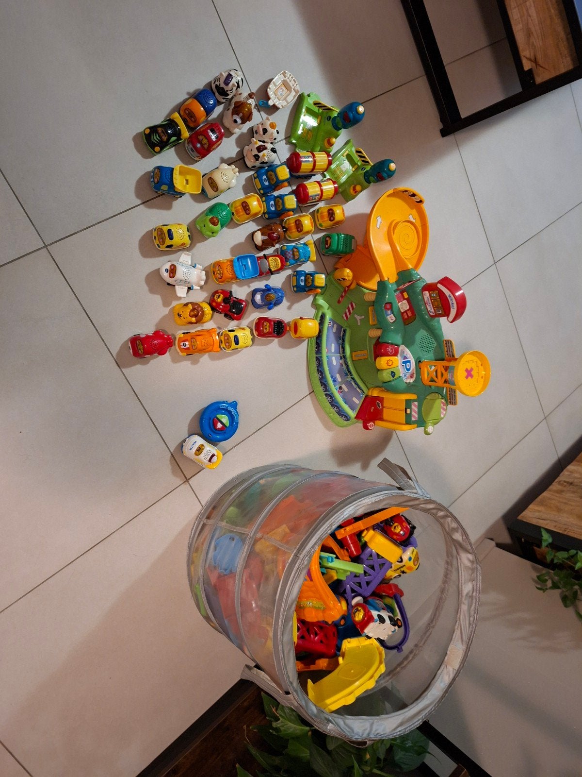 Grote VTech Toet Toet Auto's collectie met garage en meer, Ophalen of Verzenden, Gebruikt, 6 maanden tot 2 jaar
