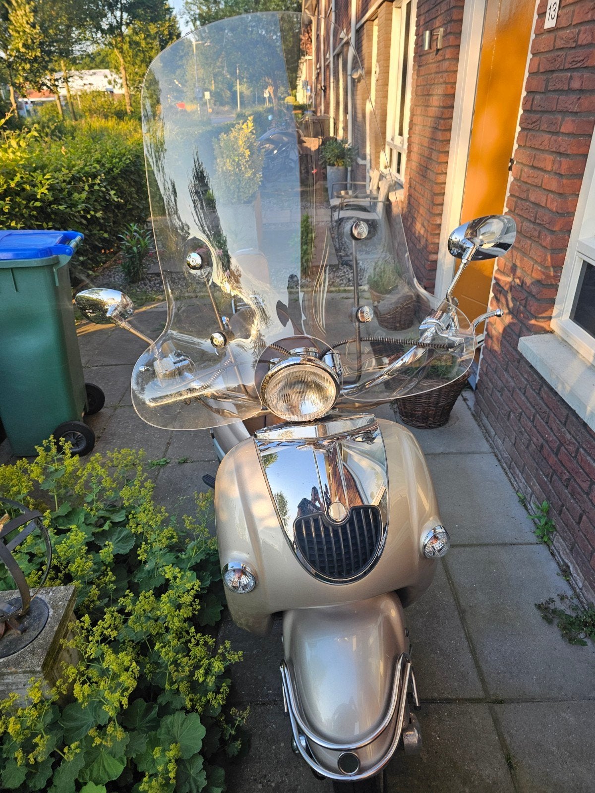 Stijlvolle La Souris scooter + 2 helmen, Ophalen, Benzine, Overige merken