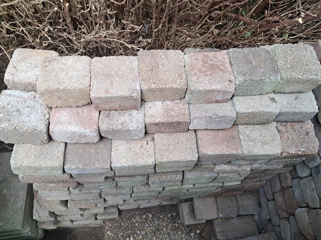 Beton steentjes, Ophalen, Klinkers, Zo goed als nieuw, Minder dan 5 m²