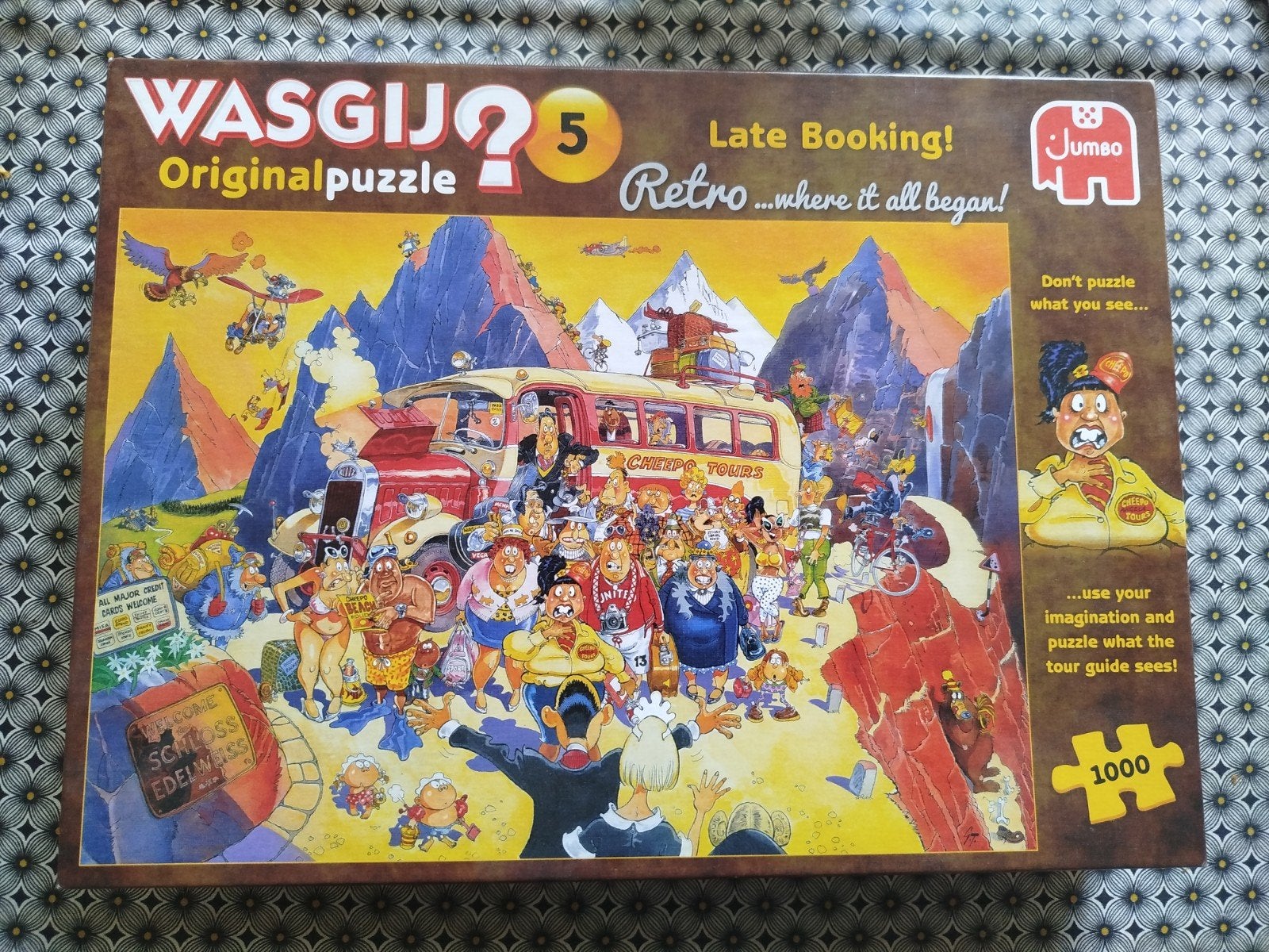 Wasgij Original 5: Late Booking! Retro 1000 stukjes puzzel, Ophalen of Verzenden, 500 t/m 1500 stukjes, Gebruikt, Legpuzzel