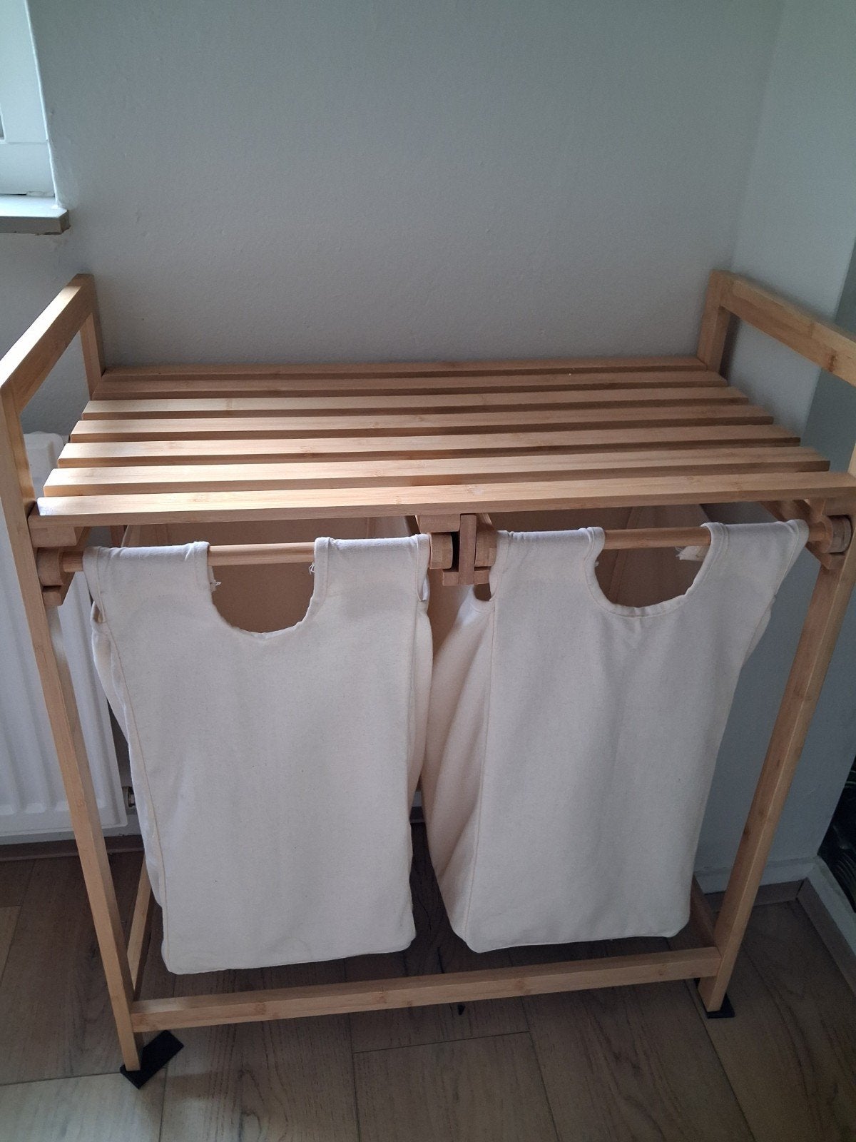 Houten wasbox/opberger met twee waszakken, Ophalen