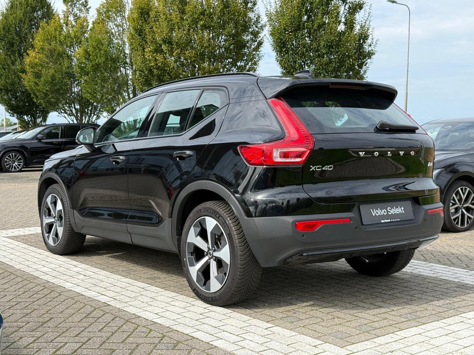 Volvo XC40 B4 Plus Dark | Trekhaak | Harman / Kardon | Power, Auto's, 12 maanden, Gebruikt, Euro 6, 4 cilinders