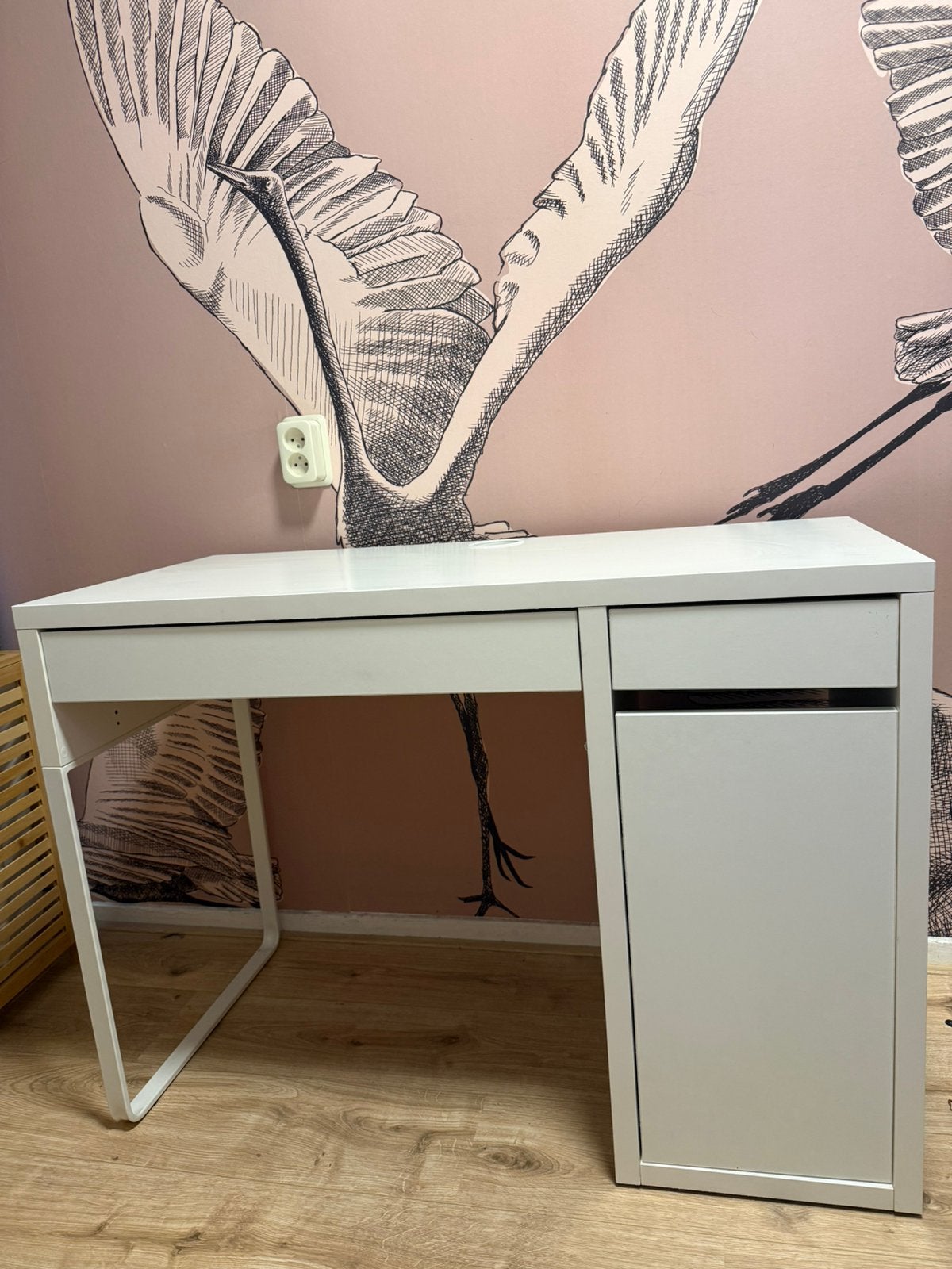 Micke Ikea Bureau/makeup tafel, Ophalen, Zo goed als nieuw