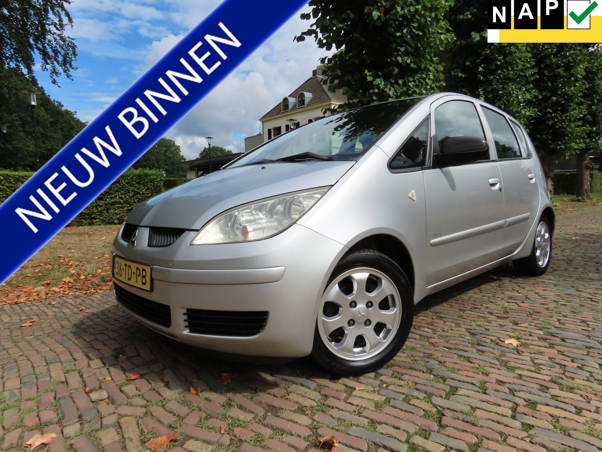 Mitsubishi Colt 1.3 Invite Automaat Airco 5 Drs Lm Velgen Tr, Stof, Gebruikt, 4 cilinders, Colt