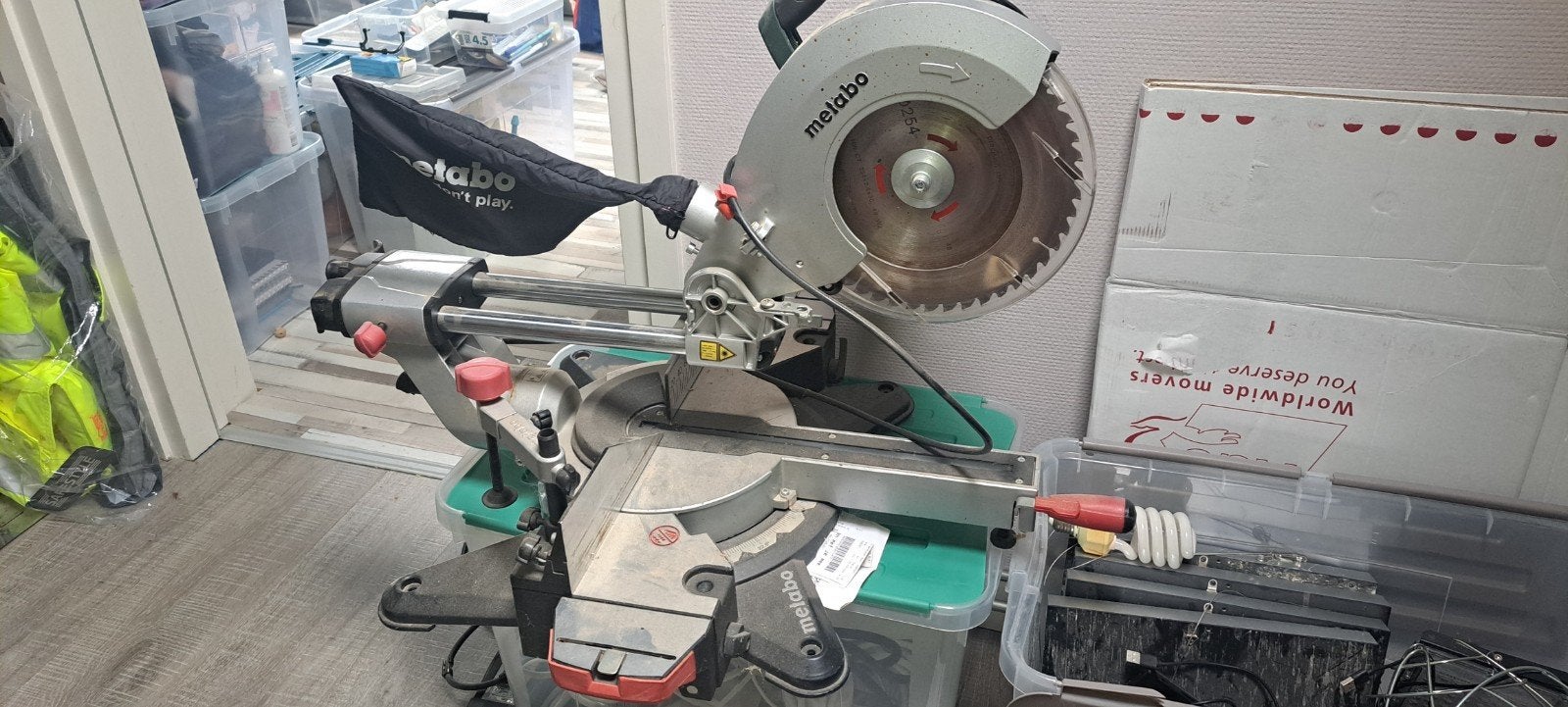 Metabo KGS 254 M Afkortzaag - Krachtig en Nauwkeurig, Doe-het-zelf en Verbouw, Ophalen, Gebruikt, 70 mm of meer, Afkortzaag