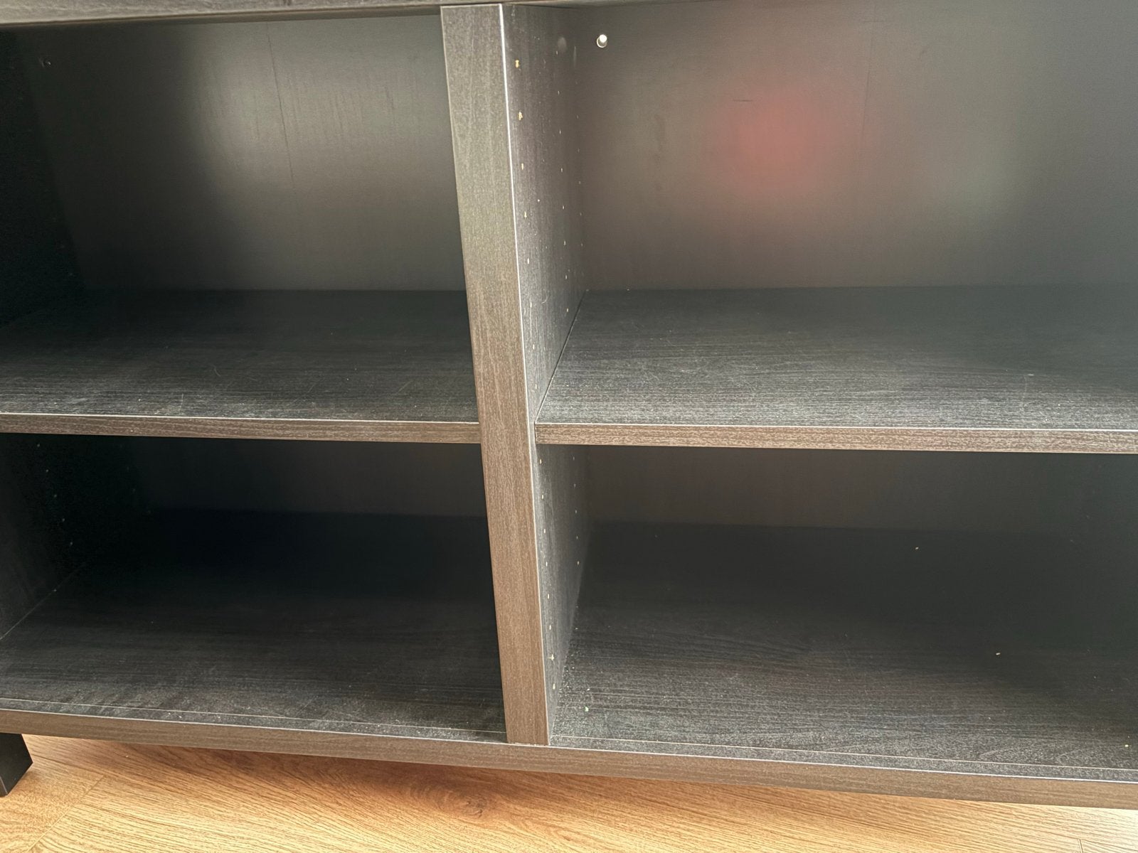 Foto 6 van 2x Ikea Besta dressoir met grijze deurtjes - 120x65x40 cm