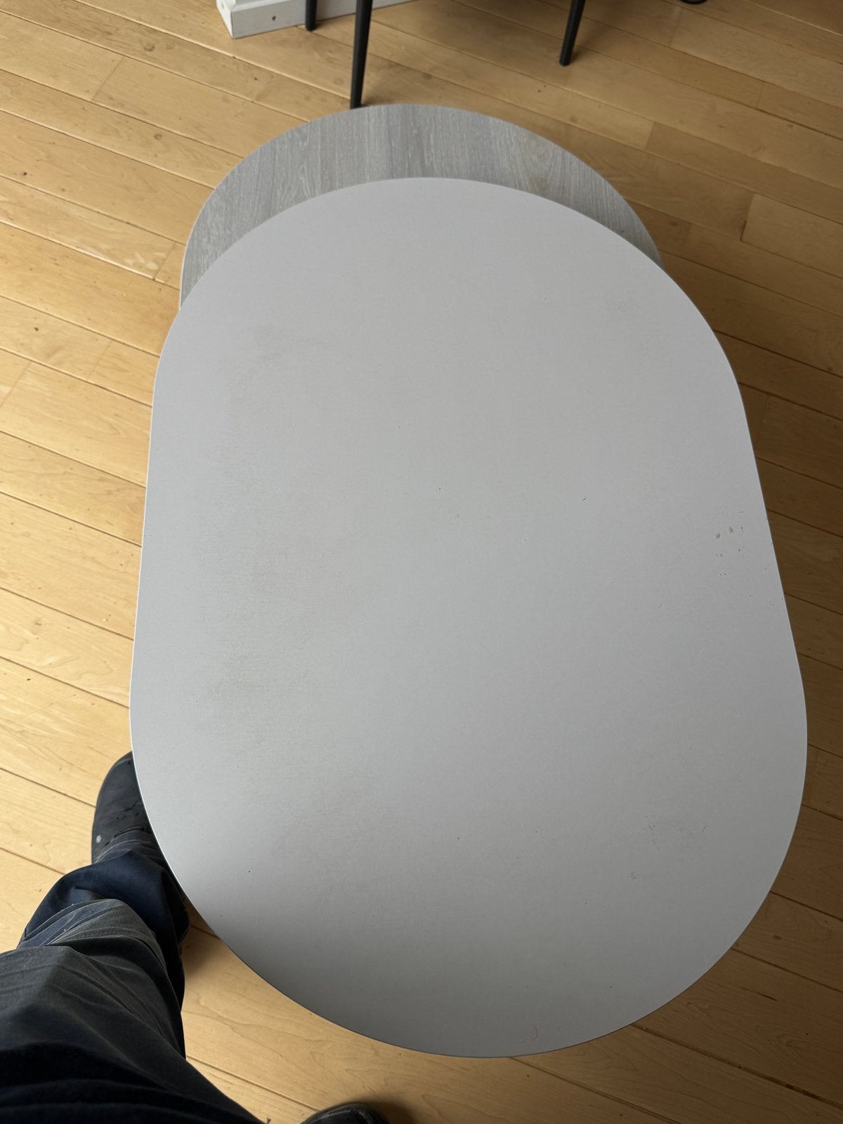 Moderne salontafel set - Grijs en wit ovaal, Huis en Inrichting, Tafels | Salontafels, Ophalen, Gebruikt, 100 tot 150 cm, 50 tot 100 cm