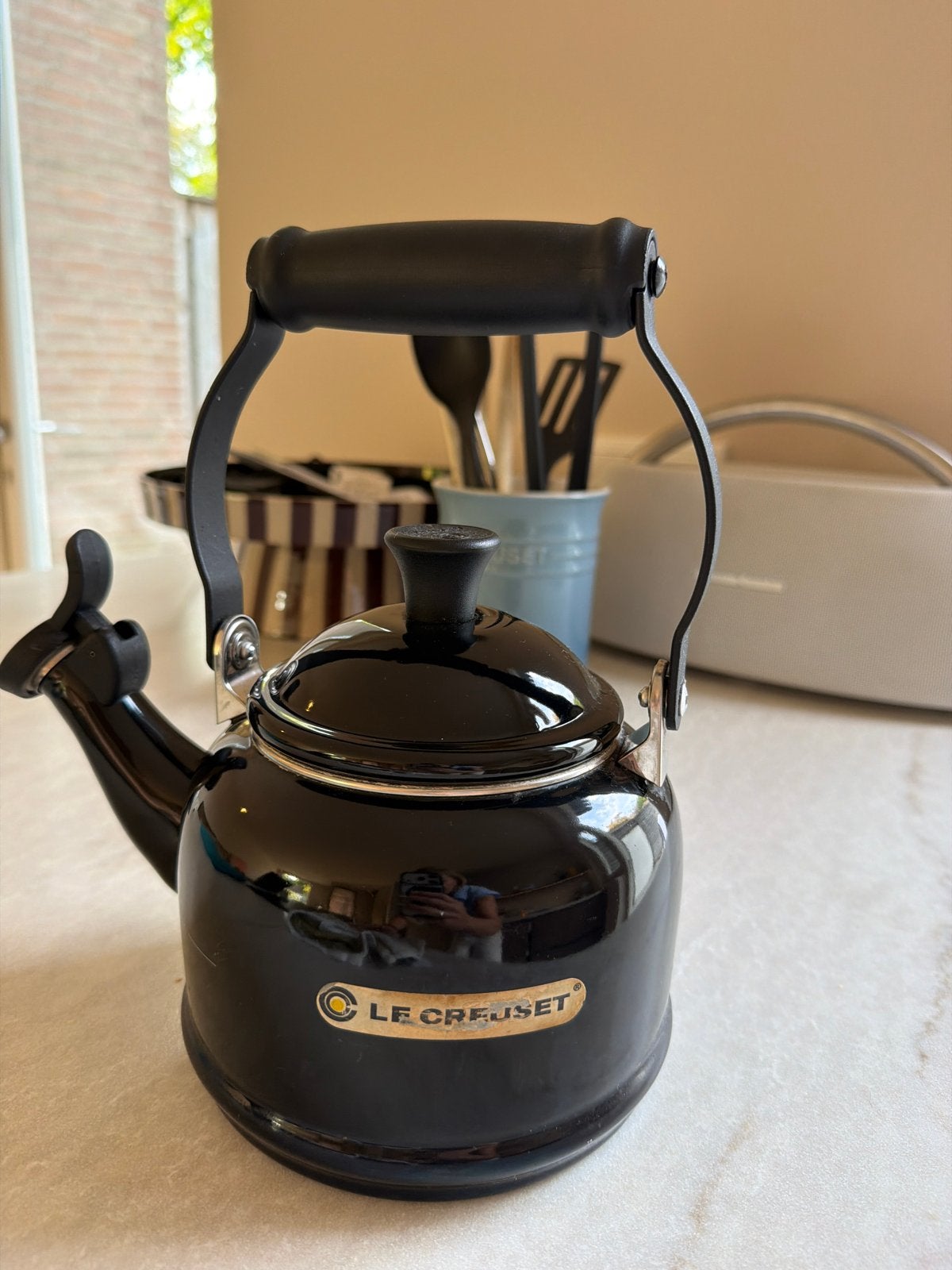 Le Creuset fluitketel zwart - Gebruikt, Gebruikt, Ophalen of Verzenden, Zwart, Metaal