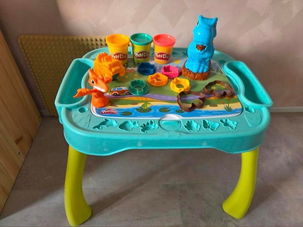 Play-doh klei tafel met extra accessoires en 3 potjes klei, Ophalen of Verzenden, Nieuw