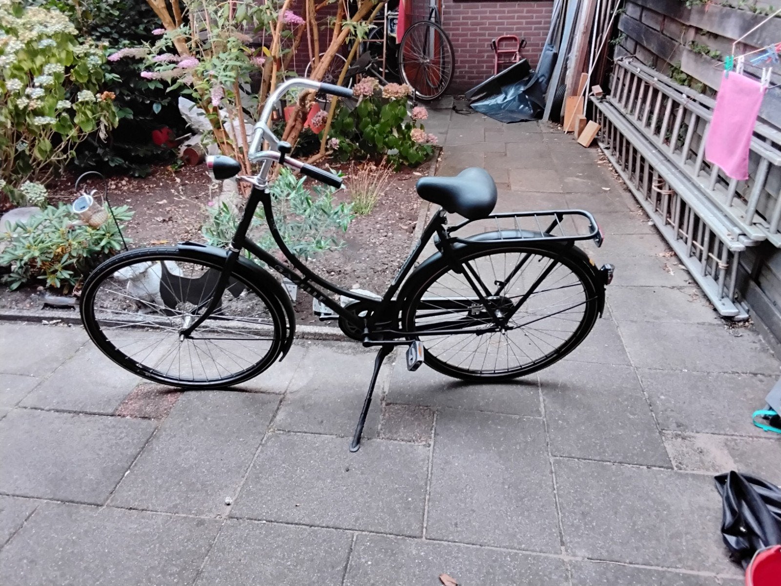 fietsen damesfiets verschillende soorten, Ophalen