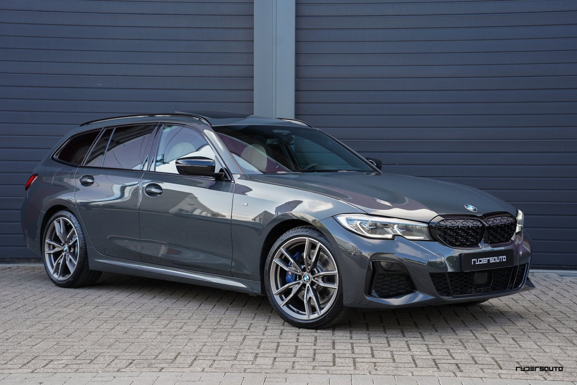 BMW 3-serie Touring M340i xDrive | Pano | Camera | Memory se, Auto's, BMW, 1780 kg, Gebruikt, Beige, Vierwielaandrijving