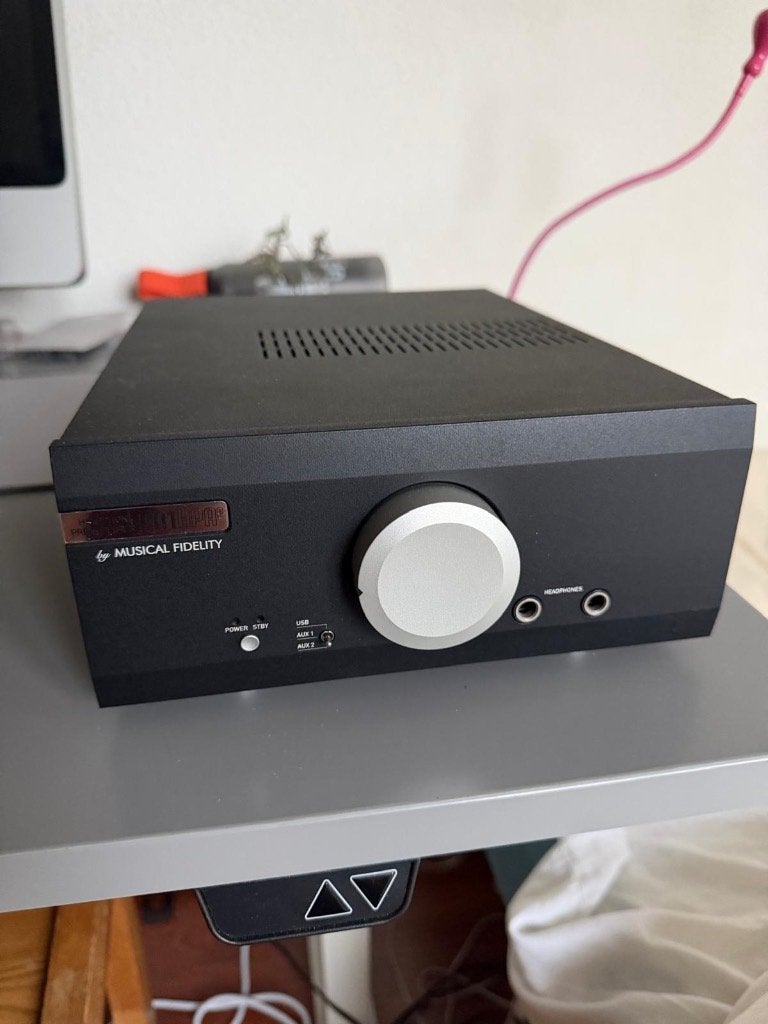 Te koop: Musical Fidelity M1HAP koptelefoonversterker, Ophalen of Verzenden, Zo goed als nieuw, 120 watt of meer, Overige merken