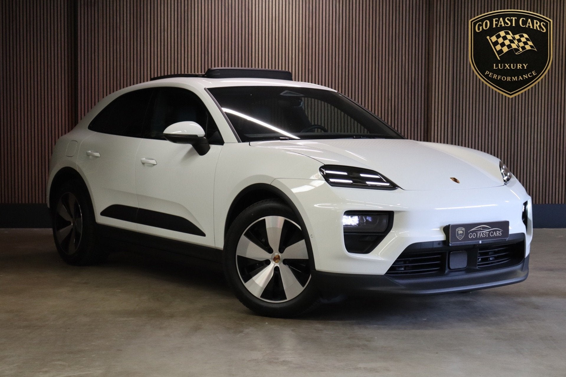 Porsche Macan Pano|100kWh|360 camera|Stoel verw.|Stoel Airco, Auto's, Automaat, Dealer onderhouden, Achterwielaandrijving, Gebruikt