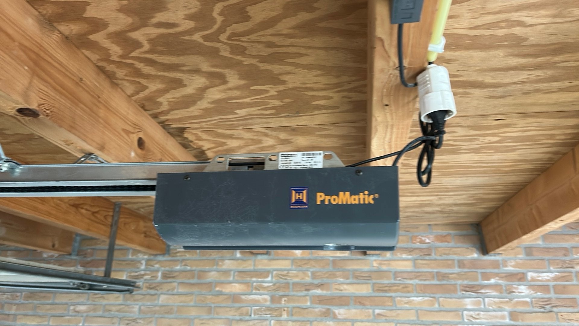 Garagedeur met elektrische bedining, Ophalen, Gebruikt, Garagedeur, 120 cm of meer