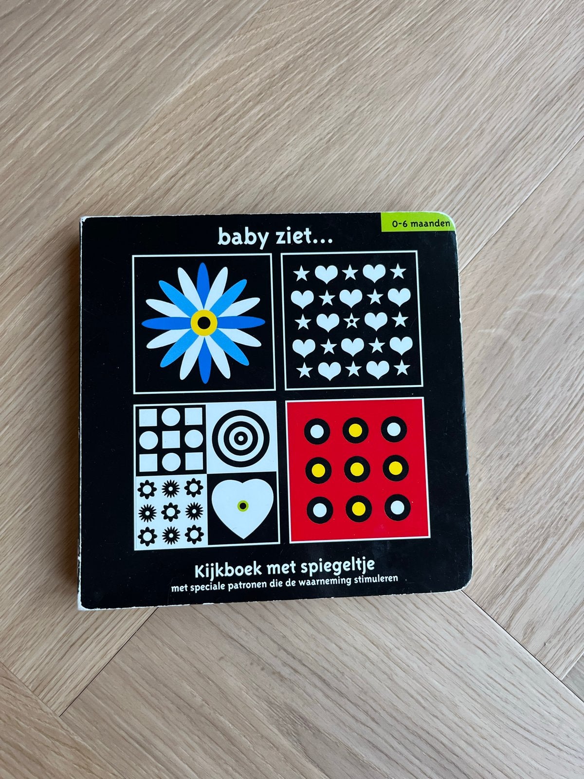 Baby Ziet... Kijkboek met spiegeltje 0-6 maanden, Boeken, Ophalen, Zo goed als nieuw, Uitklap-, Voel- of Ontdekboek, 0 tot 6 maanden