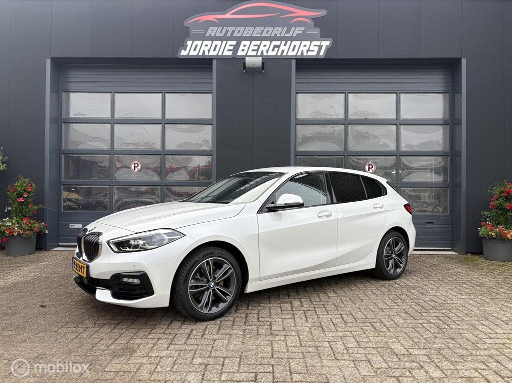 BMW 1-serie 118i Sport Executive, Auto's, BMW, Gebruikt, 4 cilinders, Bedrijf, 695 kg