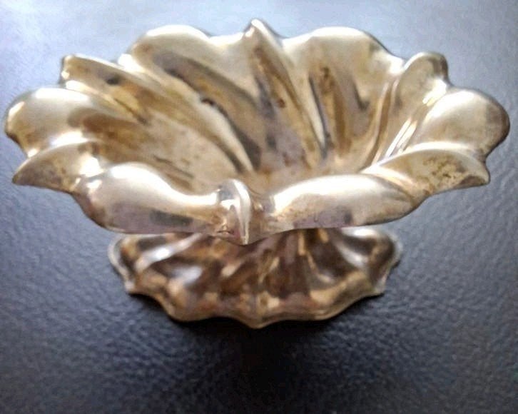 Klein zoutvat Weens zilver Carl Jacobi rond 1840 gekeurd, Ophalen of Verzenden, Zilver