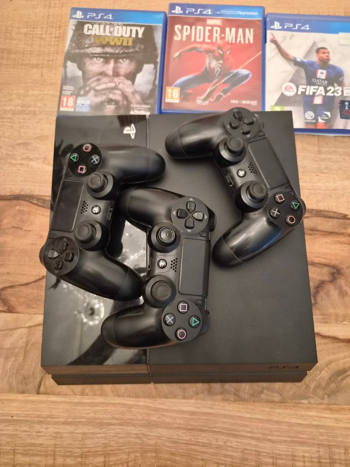 PlayStation 4 met 3 controllers en 4 games, Spelcomputers en Games, Ophalen of Verzenden, Gebruikt, Zwart, Met games