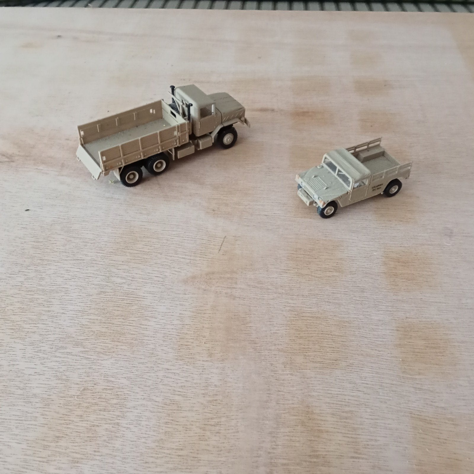 US army Humvee en vrachtwagen in ho schaal, Hobby en Vrije tijd, Ophalen of Verzenden, Gebruikt, Bus of Vrachtwagen, Overige merken