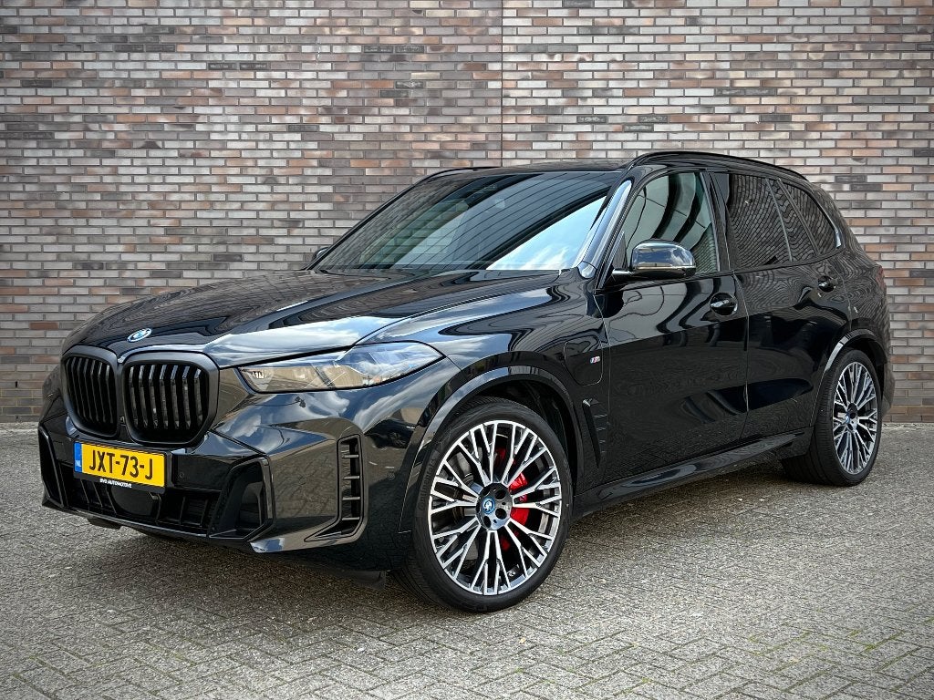 BMW X5 50e M-Sport Pro Pano Trekhaak HUD H/K Driving Pro, Dealer onderhouden, 2395 kg, Met garantie (alle), Zwart