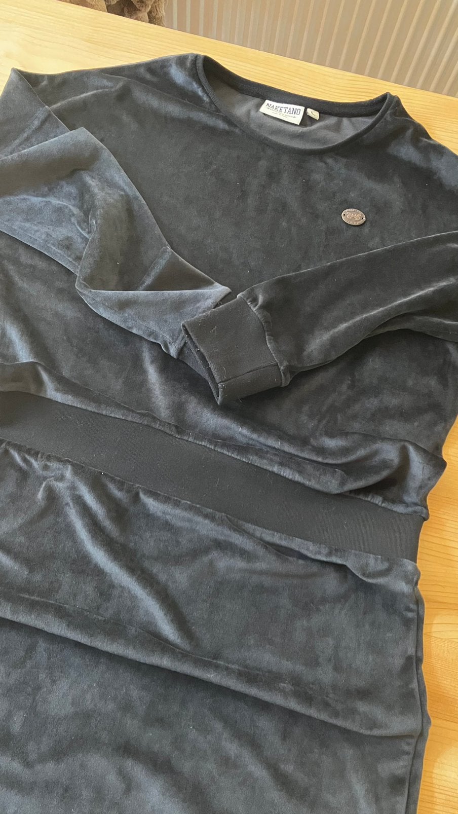 Zwart fluwelen jurkje van Naketano, Ophalen of Verzenden, Zo goed als nieuw, Zwart, Boven de knie