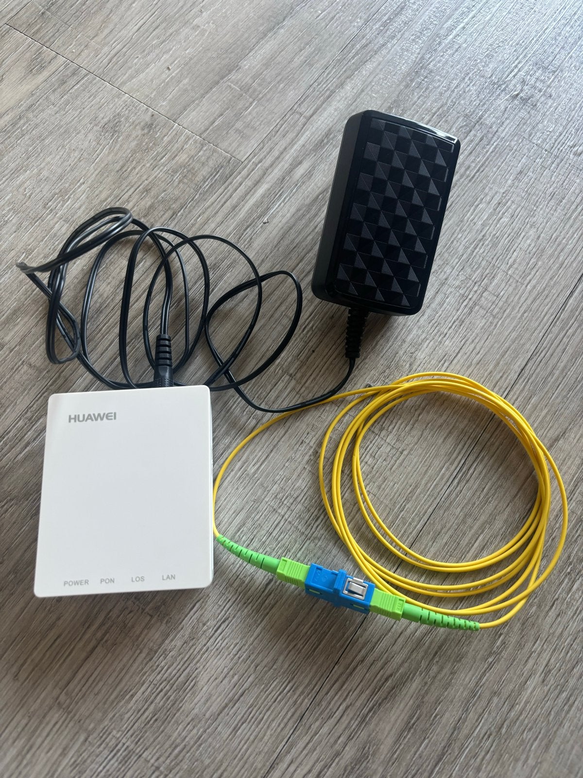 Huawei OptiXstar HG8010HV6 GPON terminal, Ophalen of Verzenden, Zo goed als nieuw, Router