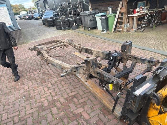 Kaal chassis van een Toyota Landcruiser, Gebruikt, -, -, Ophalen of Verzenden