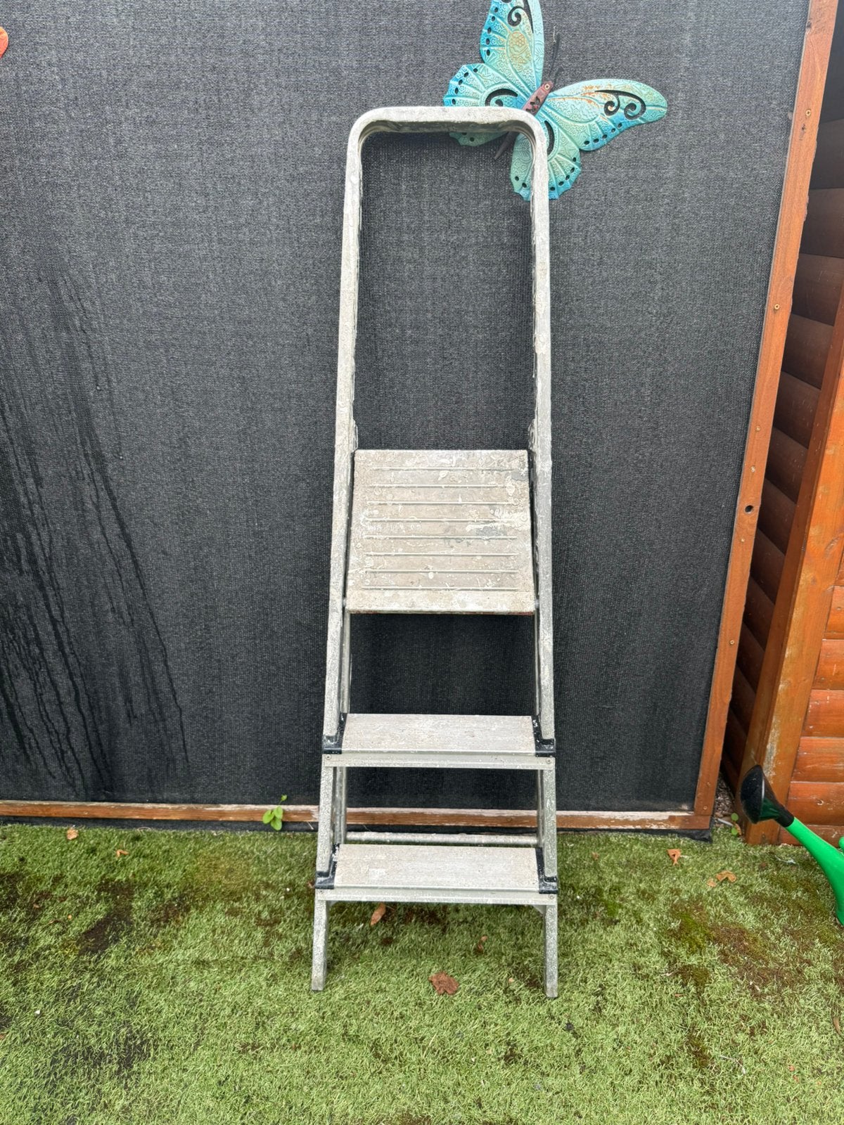 Altrex aluminium trap - 3 treden, Ophalen, Zo goed als nieuw, Minder dan 2 meter