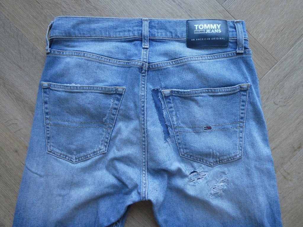 Tommy Jeans Modern Tapered spijkerbroek maat 29-32, Blauw, Ophalen of Verzenden, Zo goed als nieuw, W30 - W32 (confectie 38/40)