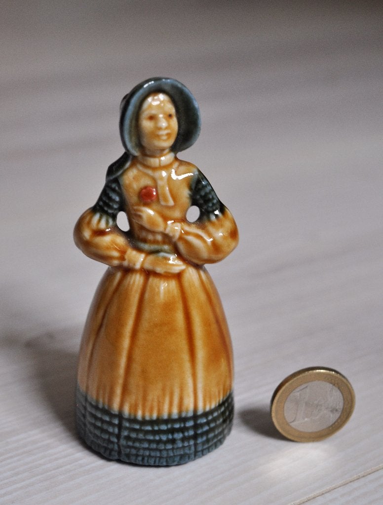 Beeldje Wade Rose of Tralee 10 cm, Verzamelen, Beelden en Beeldjes, Ophalen of Verzenden, Mens