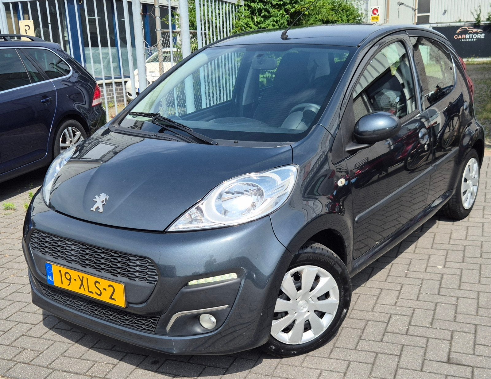 Peugeot 107 1.0 12V 5DR 2012 Grijs*Nieuwe APK*1ste Eigenaar*, Voorwielaandrijving, 4 stoelen, Origineel Nederlands, Bedrijf
