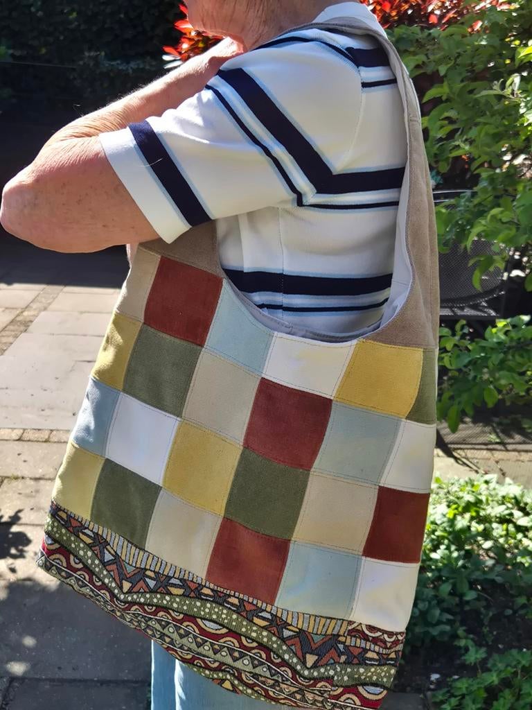 Unieke Patchwork Schoudertas - Handgemaakt, Sieraden, Tassen en Uiterlijk, Tassen | Damestassen, Ophalen of Verzenden, Zo goed als nieuw