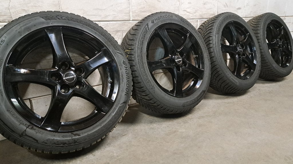 Zwarte Borbet velgen Toyota Yaris Cross 215/55/17, Auto-onderdelen, Banden en Velgen, Banden en Velgen, 17 inch, Personenwagen
