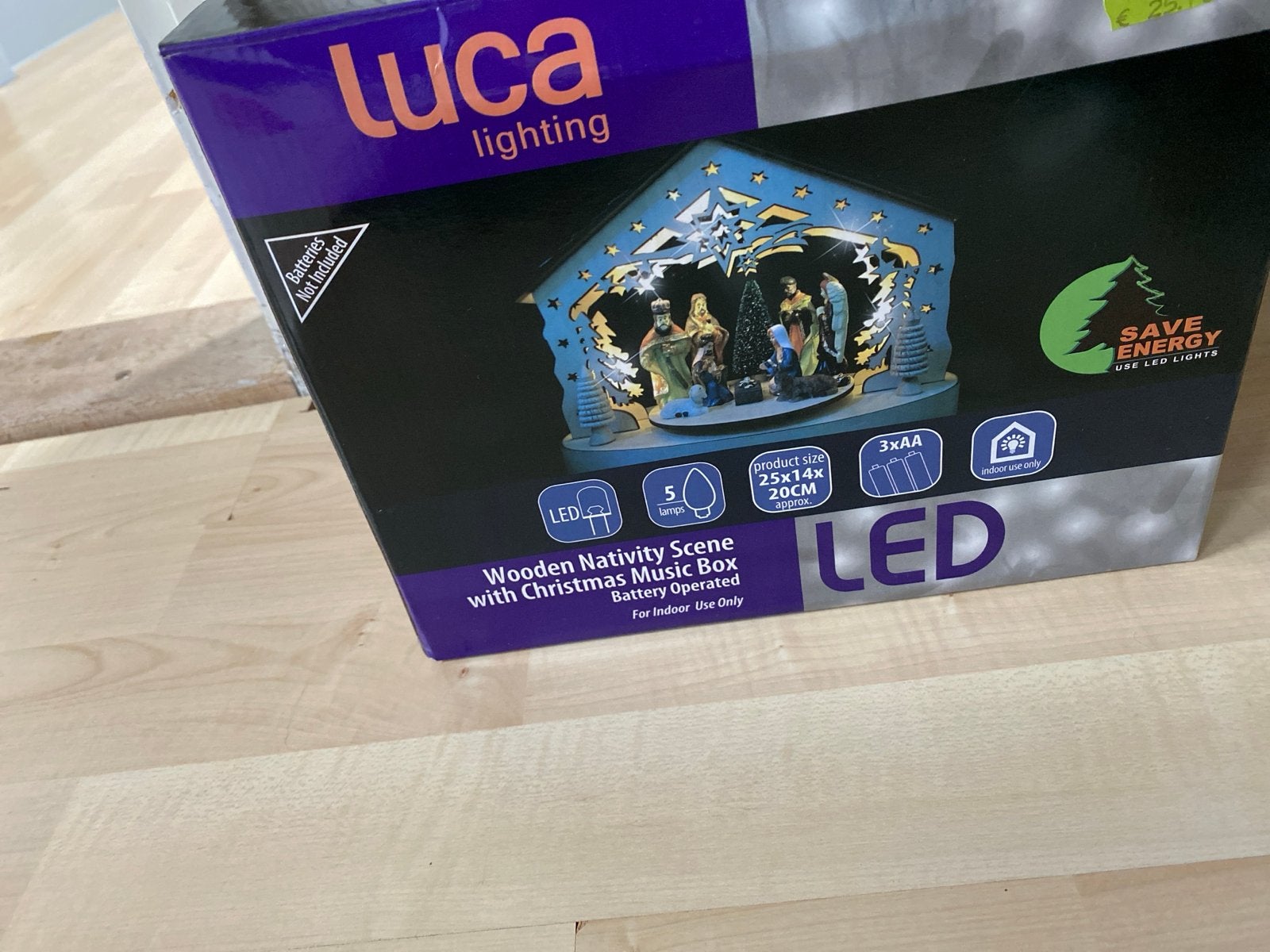 Houten kerststal met draaiplateau, muziek en licht., Diversen, Kerst, Ophalen