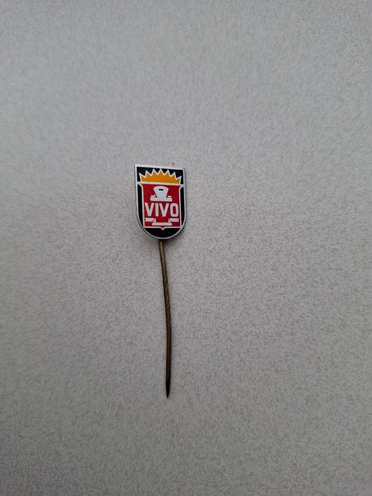 Vintage speldje pin prikker steekspeld VIVO, Ophalen of Verzenden