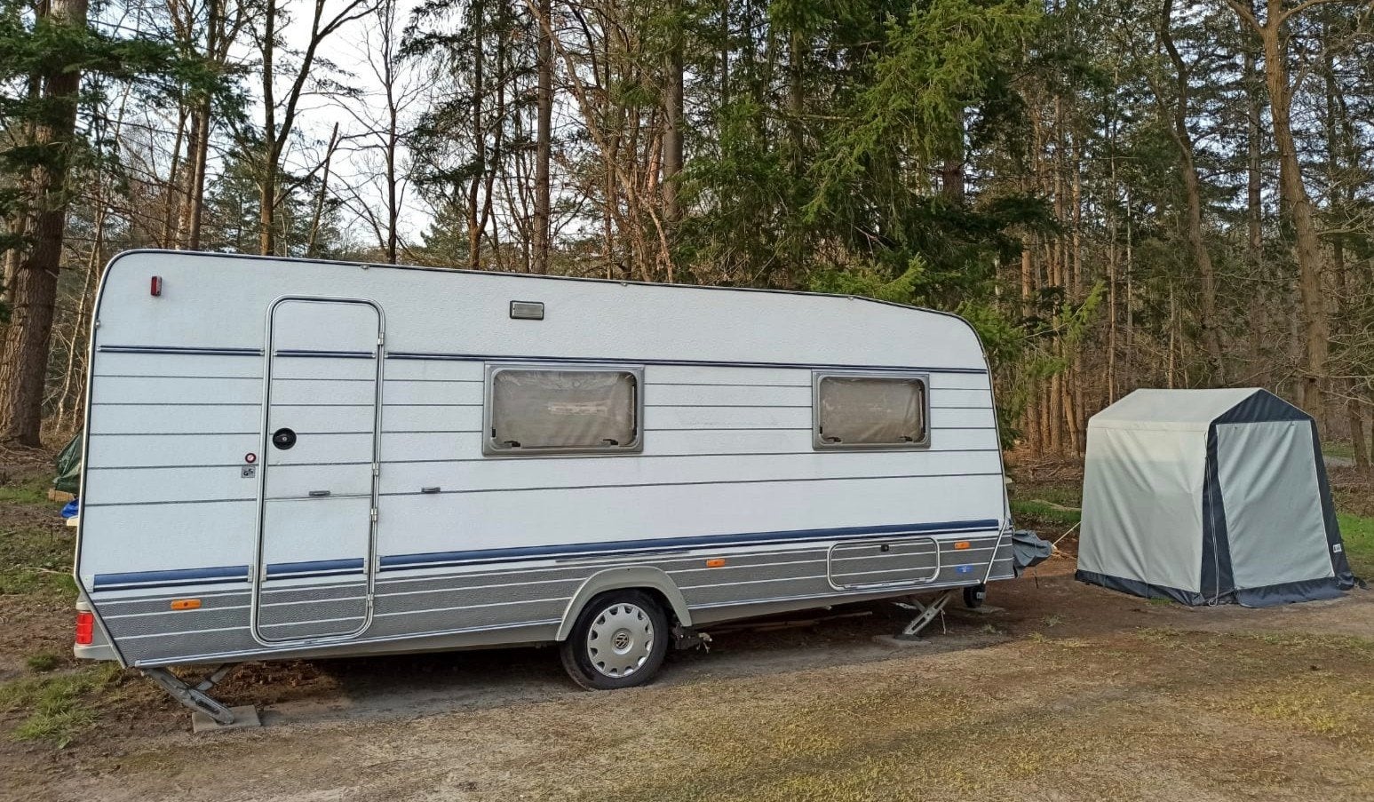 Eriba Nova 535 caravan met 3,5 meter voortent en mover, Caravans en Kamperen, Rondzit, Particulier, Eriba, Mover