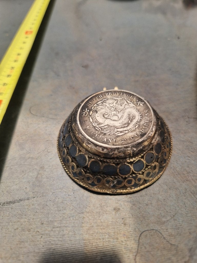 Grote Tibetaanse munt hanger., Ophalen of Verzenden, Zilver, Hanger, Met edelsteen