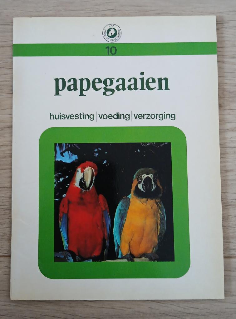 10 Papegaaien, Boeken, Ophalen of Verzenden, Gelezen, Vogels