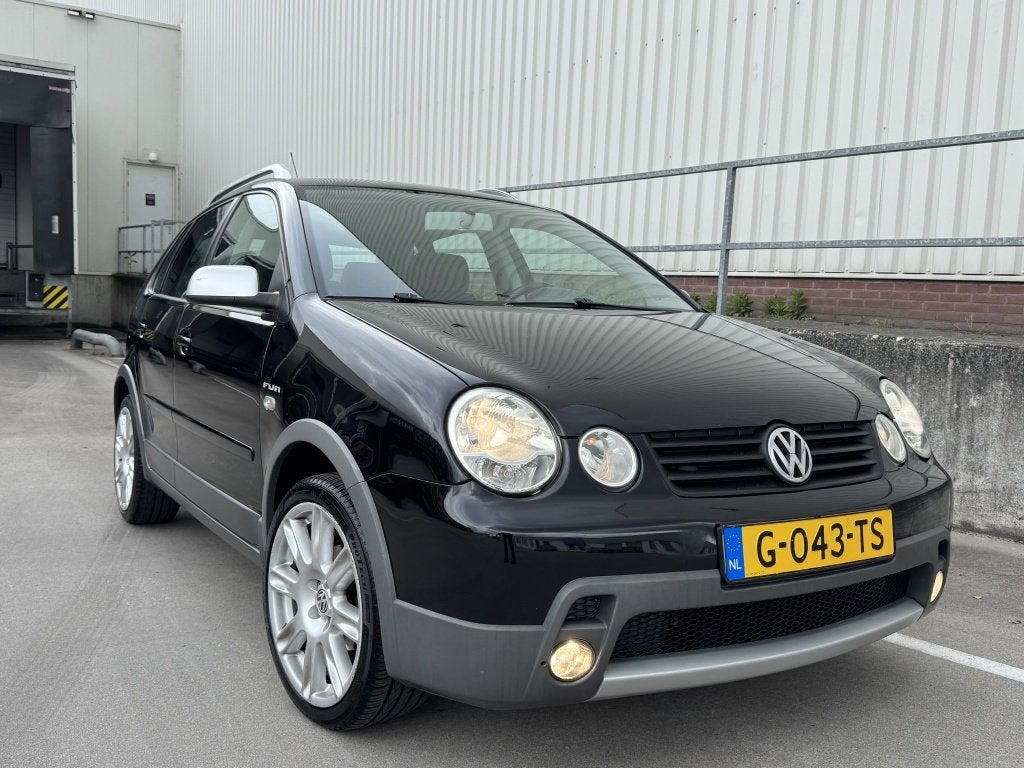 Volkswagen Polo 1.4-16V Cross Nieuwe APK (bj 2005), Auto's, 4 cilinders, Zwart, Bedrijf, Handgeschakeld